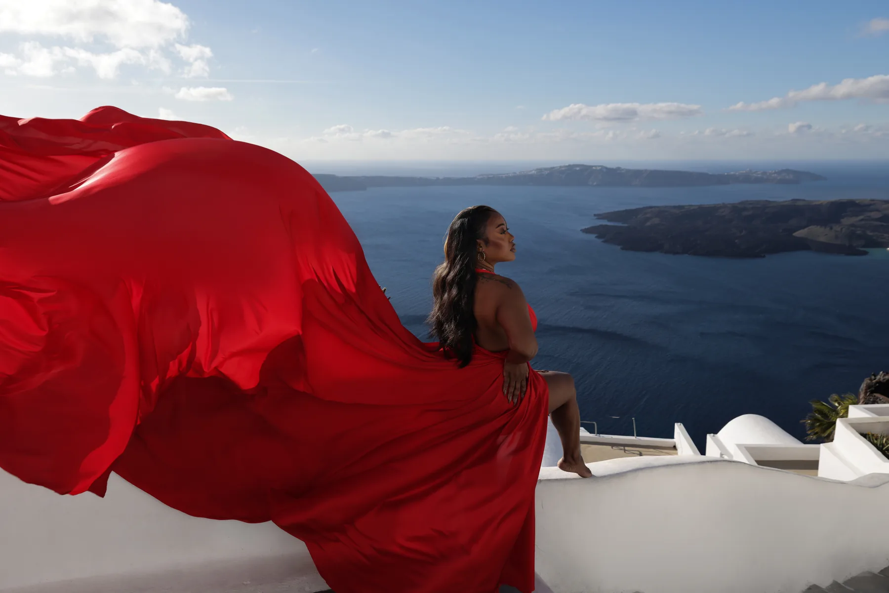 Volaeri flying dress portfolio, Santorini portrait 5