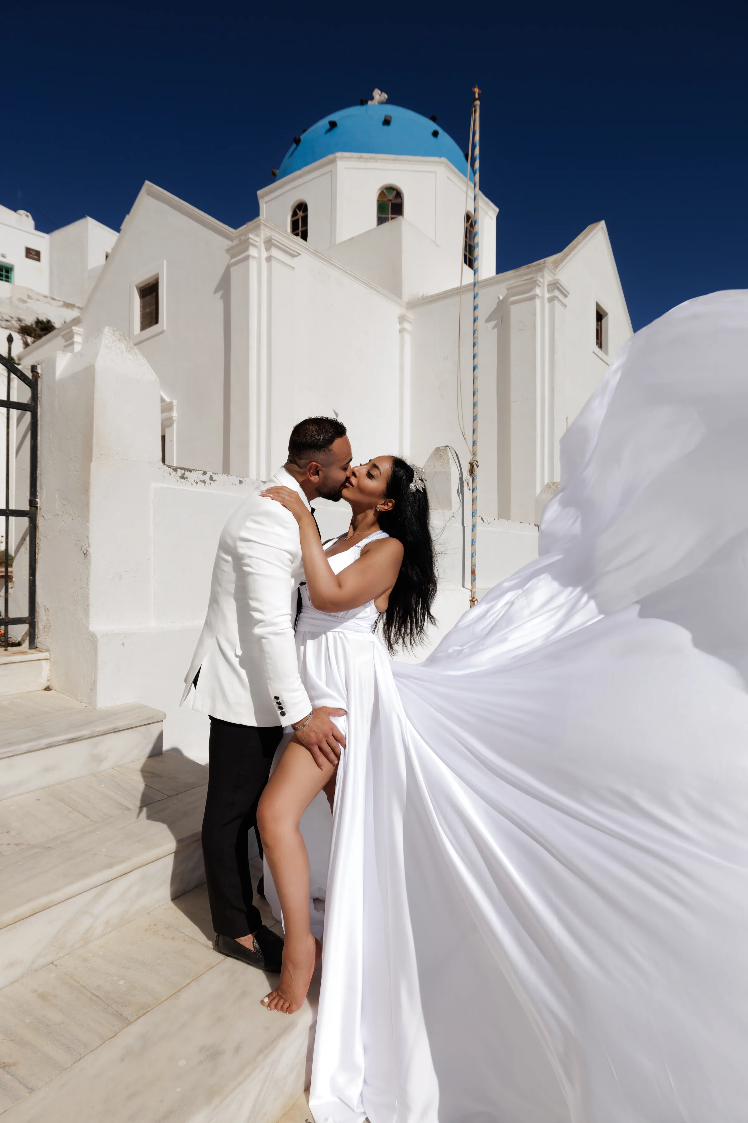 Santorini Wedding & Elopement Photoshoot | Volaeri